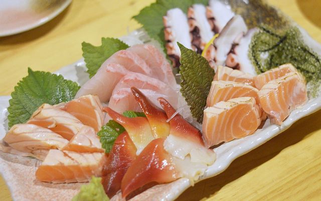 SALMON SASHIMI