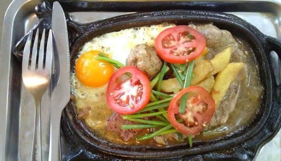 Bánh mỳ bít tết Huế