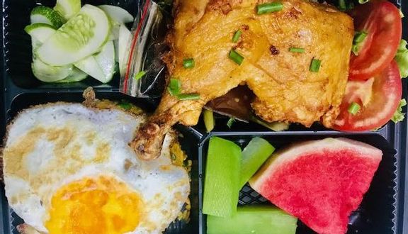 Cơm Đảo Ba Chỉ Rang Cháy Cạnh