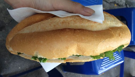 Huệ Còi - Bánh Mì Ngon