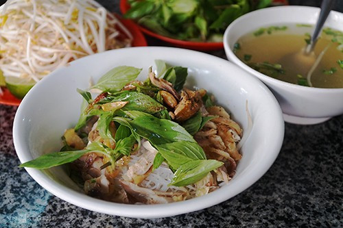 Bánh canh cá lóc