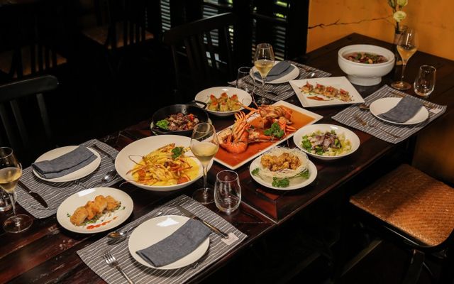 Nộm Ngồng Tỏi Trộn Gà Giòn