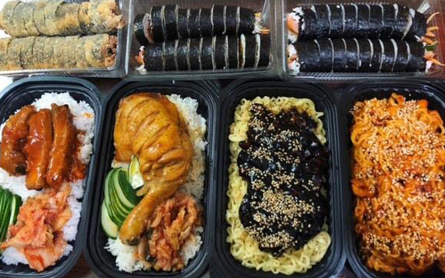 Cơm Gà Tiêu Đen - Cơm Gà Chua Ngọt - Nước Dừa x 2