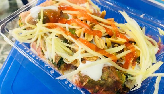Xoài lắc bò khô hoặc gà khô lá chanh