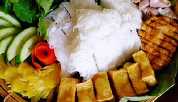 Bánh Cuốn Chả Mực Rán Nóng Đặc Biệt