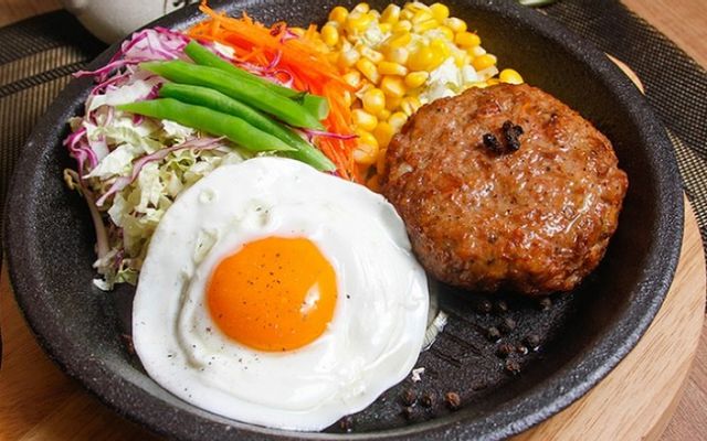 Cơm Ba Chỉ Bò Với Trứng