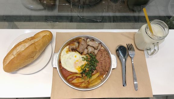 Bánh Mì Pate Thịt Xá Xíu