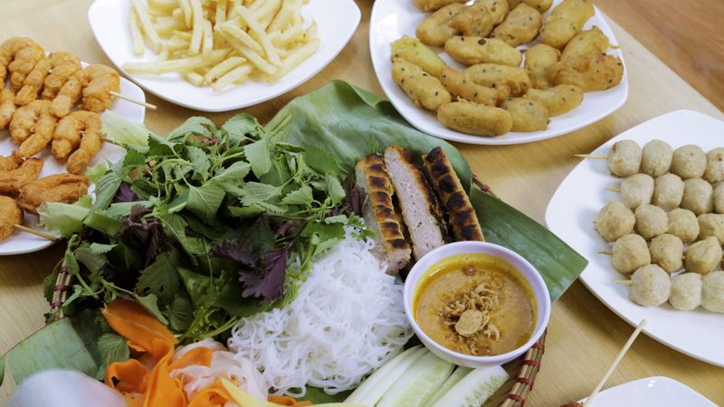 Dũng Bộp - Cơm Rang Đùi Gà