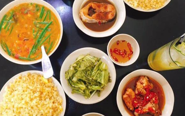 Cơm Rang Bò Xào Dứa + 1 Trà xâm dứa