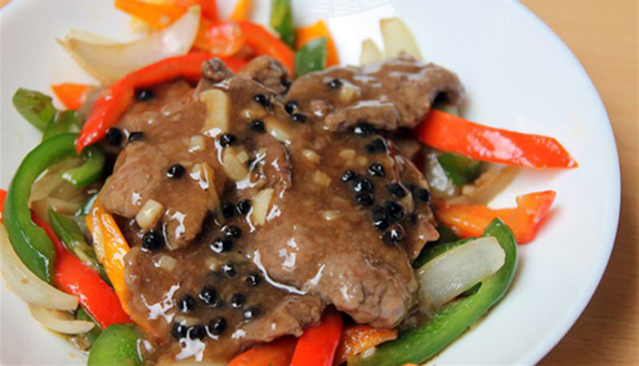 Cơm Gà Sốt Chua Ngọt + Trà Đào