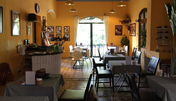 Sữa Chua Đanh Đá Với Cafe Và Rượu Sữa