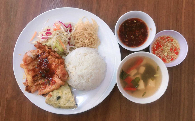 Cơm Gà Cari + Sữa Đậu