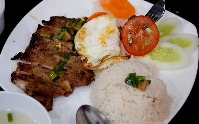 Cơm Gà Rô Ti Đầy Đủ