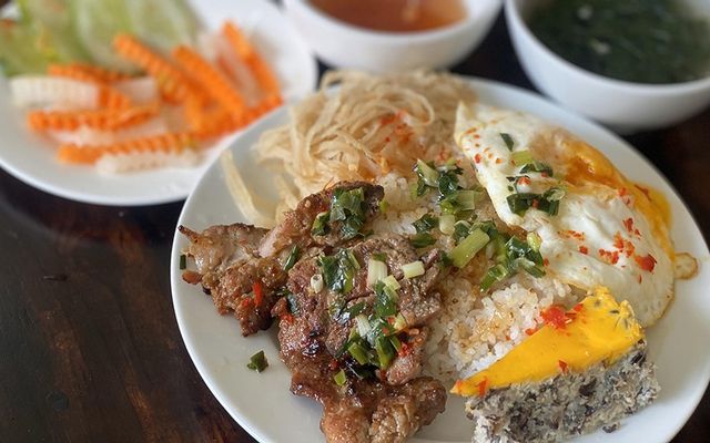 Cơm Lạp Xưởng