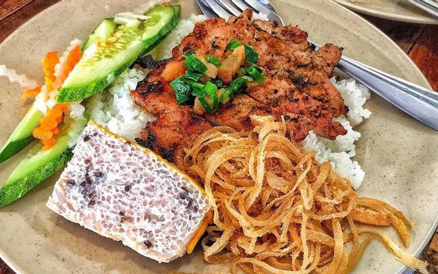 Cơm Tấm Sườn Nướng Chả Trứng