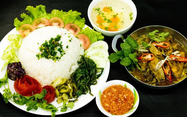 Cơm Gà Kho Sả Ớt