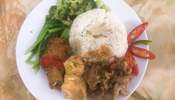 Cơm Sinh Viên - Ngõ Tự Do