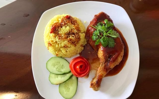 Cơm Gà Chặt