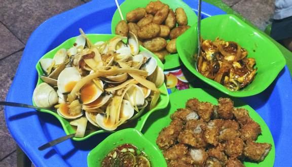 Cô Vẩu Quán - Ngao Ốc & Các Món Ăn Vặt