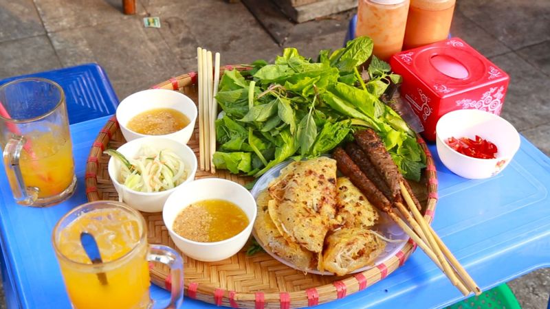 Cô Minh - Bánh Xèo