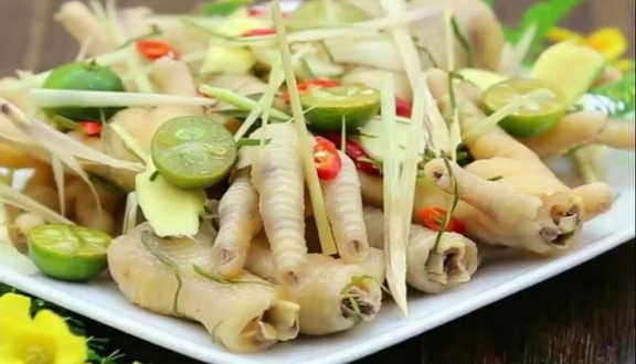 Chân Gà Rút Xương Ngâm Xoài Cóc