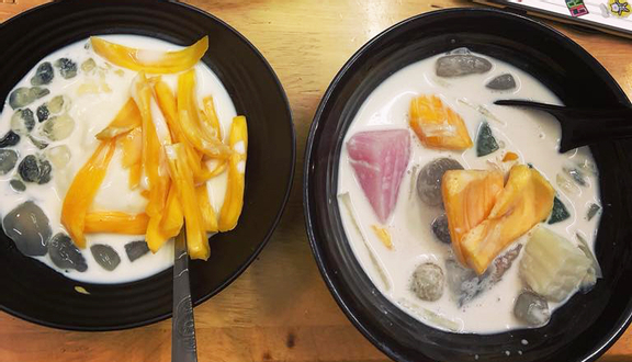 Chè Sầu, Mì Cay & Ăn Vặt - Quang Trung