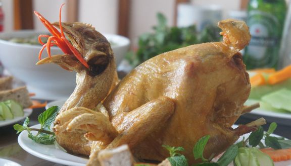Gà hấp nguyên con