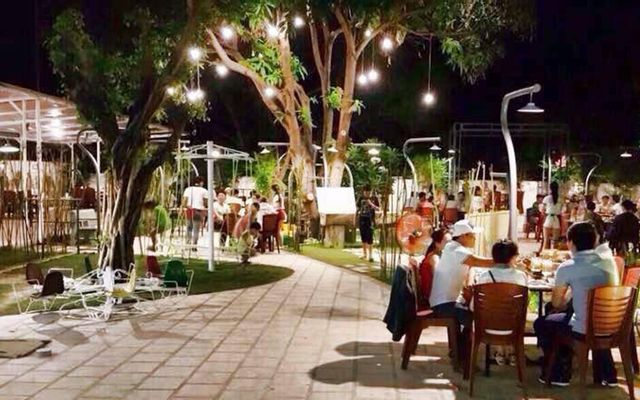 CR Restaurant - Hải Sản Tươi Sống