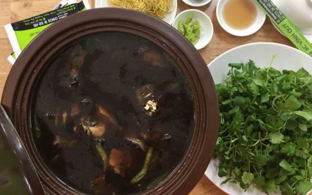 Mỳ gà ác tiềm thuốc bắc