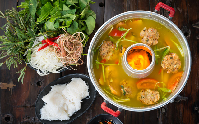 Chả Cá Lăng - Hà Nội E Central
