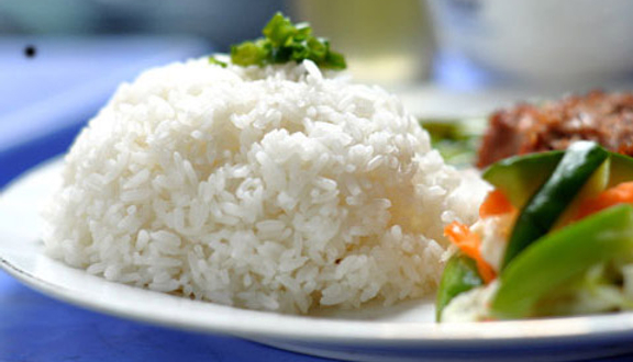 Cơm Cánh Gà Chiên Mắm Mật Ong Kèm Đậu Sốt