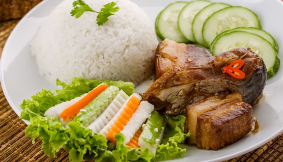 Cơm sườn nướng + Coca