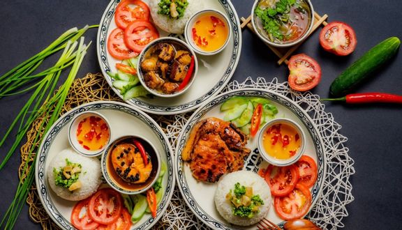 Cơm Tấm Sườn Xào Chua Ngọt + chả trứng