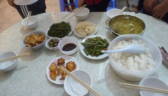 Cơm thịt luộc