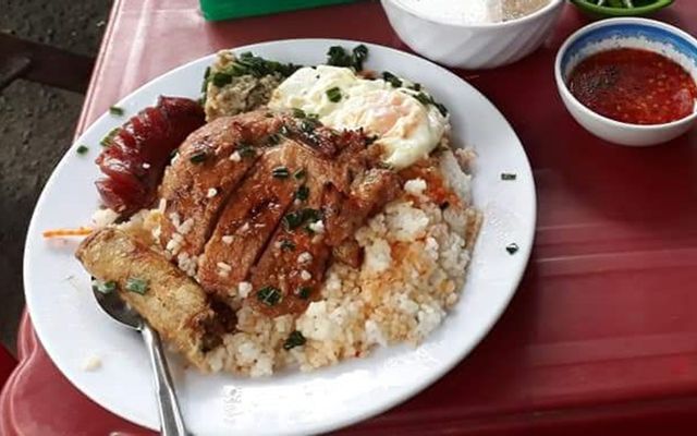 Cơm gà xối mỡ
