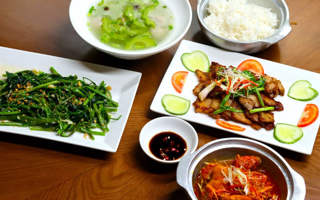 SHANGRI THẢO ĐIỀN - Phở, Bánh Đa Cua & Bún Nem Nướng - 45 Võ Trường Toản