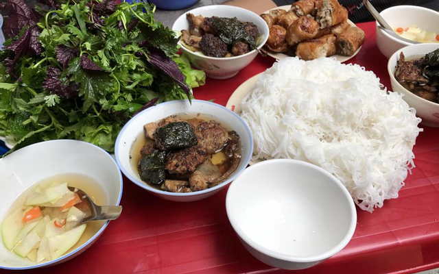 Bún Chả Hàng Mành & Nem Cua Bể - Hoàng Văn Thái