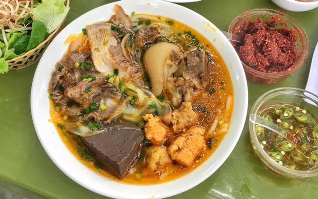 Bún Bò Huế - Âu Cơ