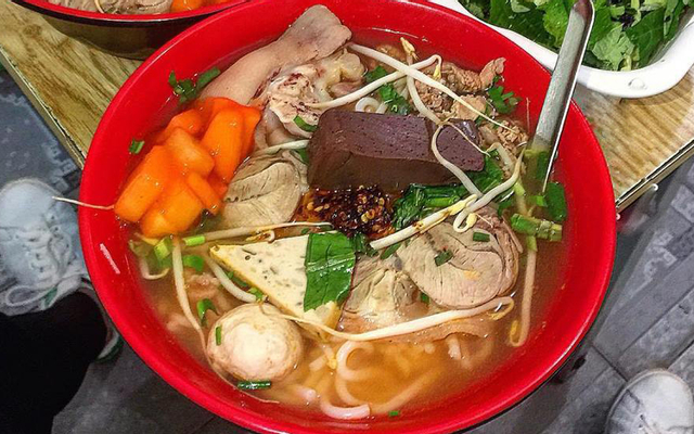 Bún Bò Huế - Ao Sen