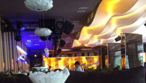 Budest Cafe - Hoàng Đạo Thúy