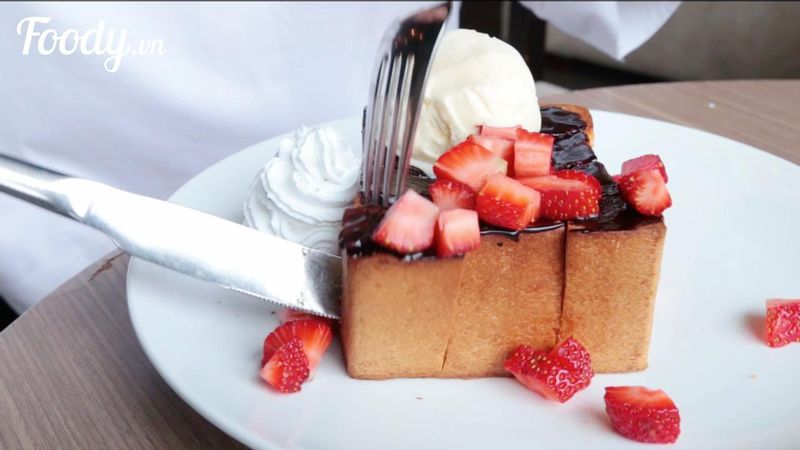 Brickhouse Bar & Restaurant
