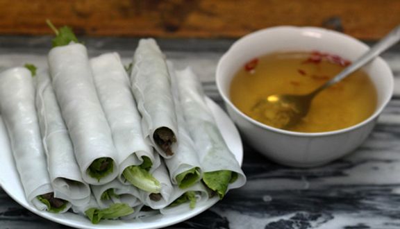 Bình Ngân Quán - Bánh Mì Cay, Tào Phớ & Phở Cuốn