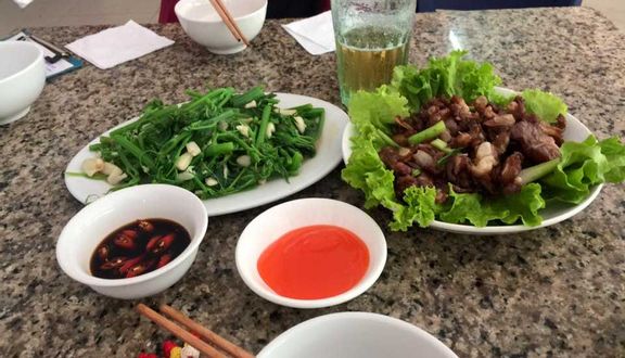Bia Hơi Chí Thơ