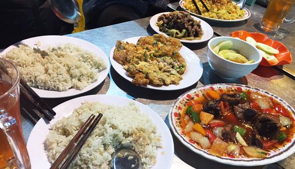 Bếp Của Mẹ - Cơm Vuông, Phở Tròn & Lẩu Nướng