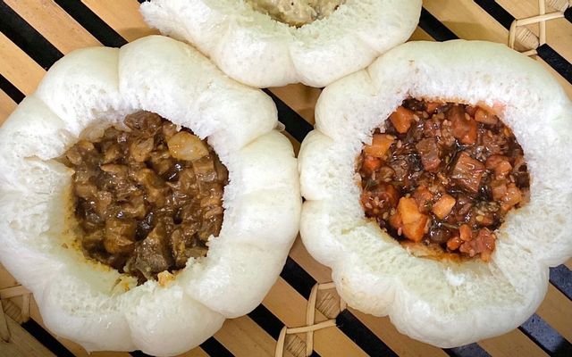 Hộp 4 bánh bao chay vỏ cốm tươi