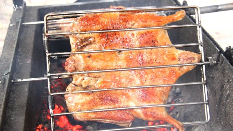 Vịt Nấu Rượu Mận