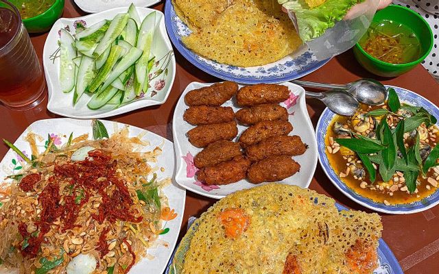 Bánh Xèo & Nem Lụi - Minh Khai