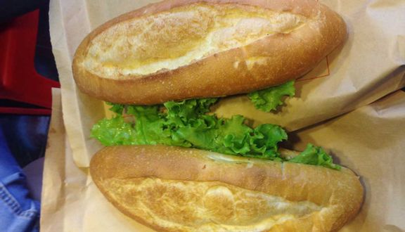 Bánh Mì Hai Chú Hều