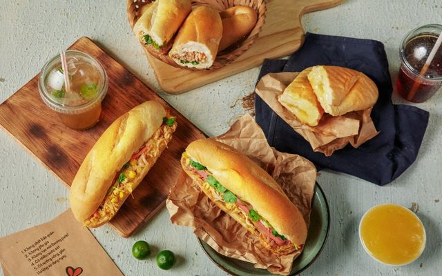 Bánh Mì Vợ Ong Vàng - 169Q Tây Sơn