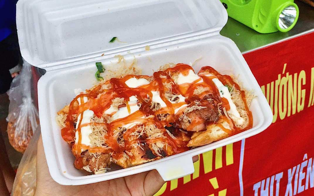 Bánh Mì Nướng Muối Ớt & Thịt Xiên Nướng - Ngọc Khánh